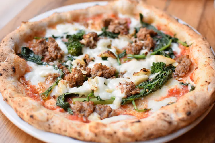 What are the different types of pizza in Italy?