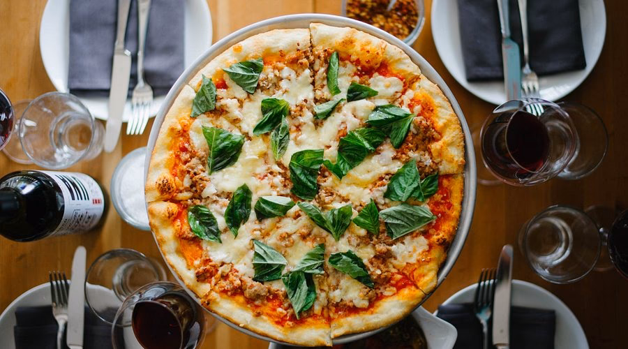 What wine goes with pizza?