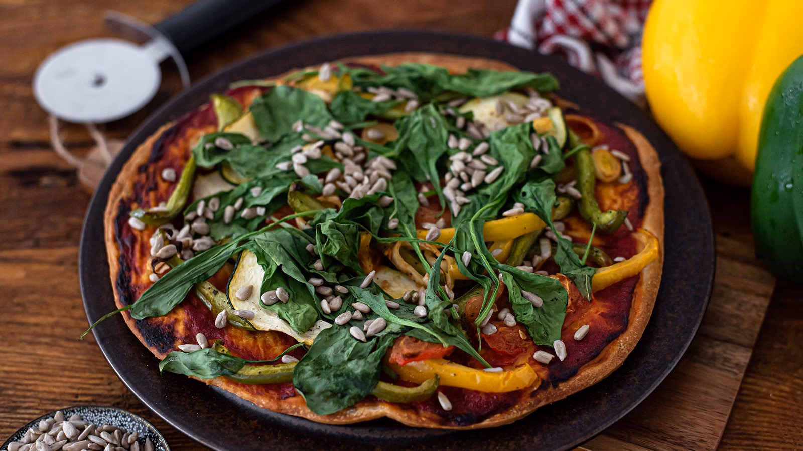 Wie kann man Dinkel-Pizza vegan belegen?