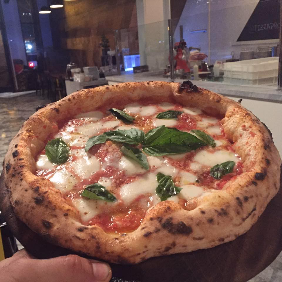 Does Iacopelli make pizza?