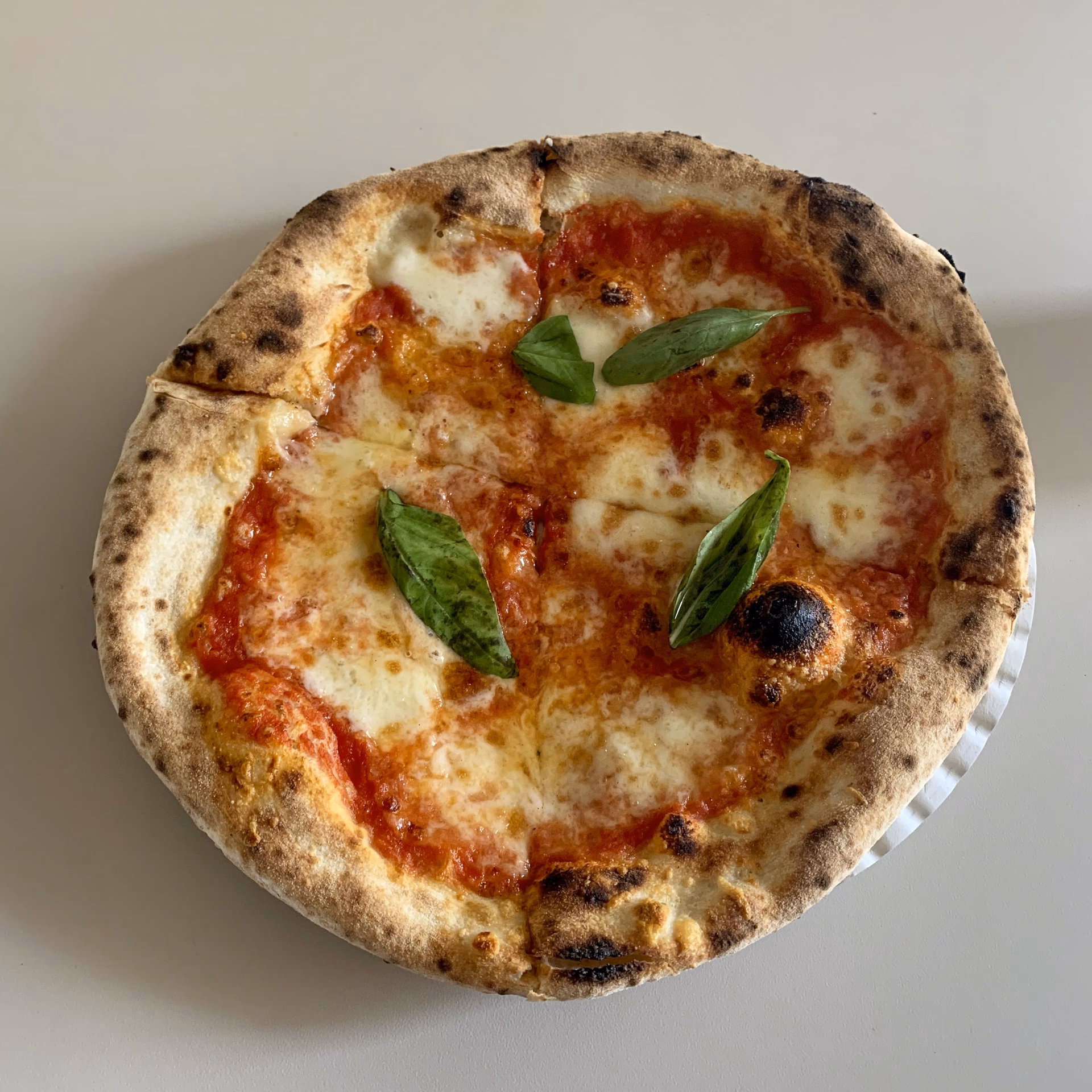 How to cook a Neapolitan pizza?